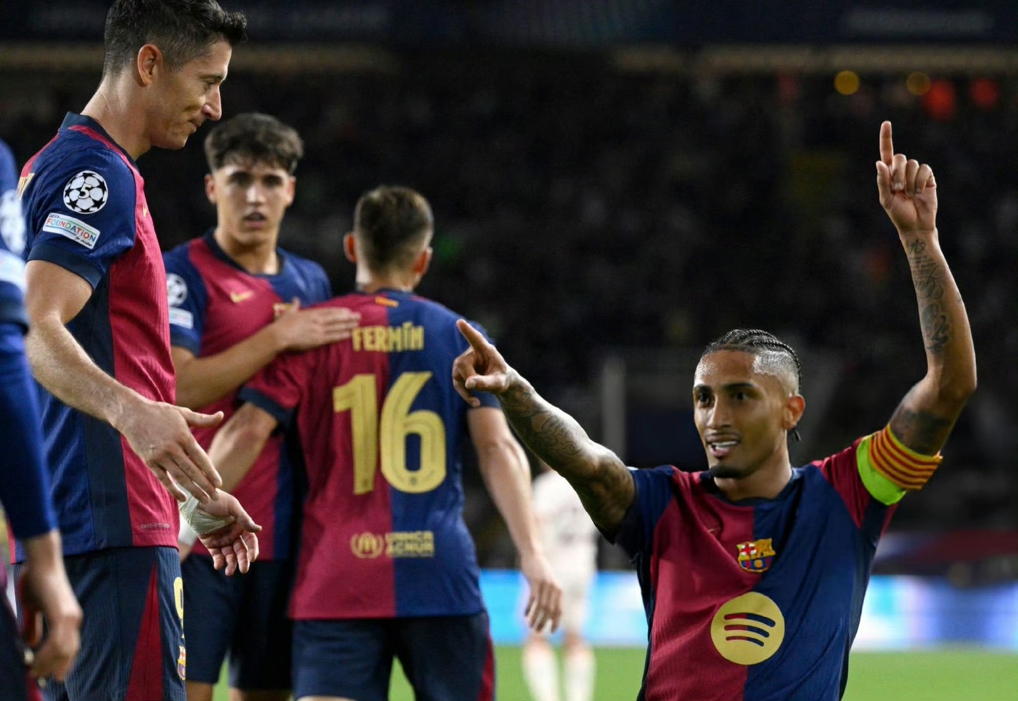 德甲赛程吃紧,巴塞罗那转会期绝杀压哨,赛场秩序良好,球队文化再被提及(皇马03完败巴塞罗那)-九游网站